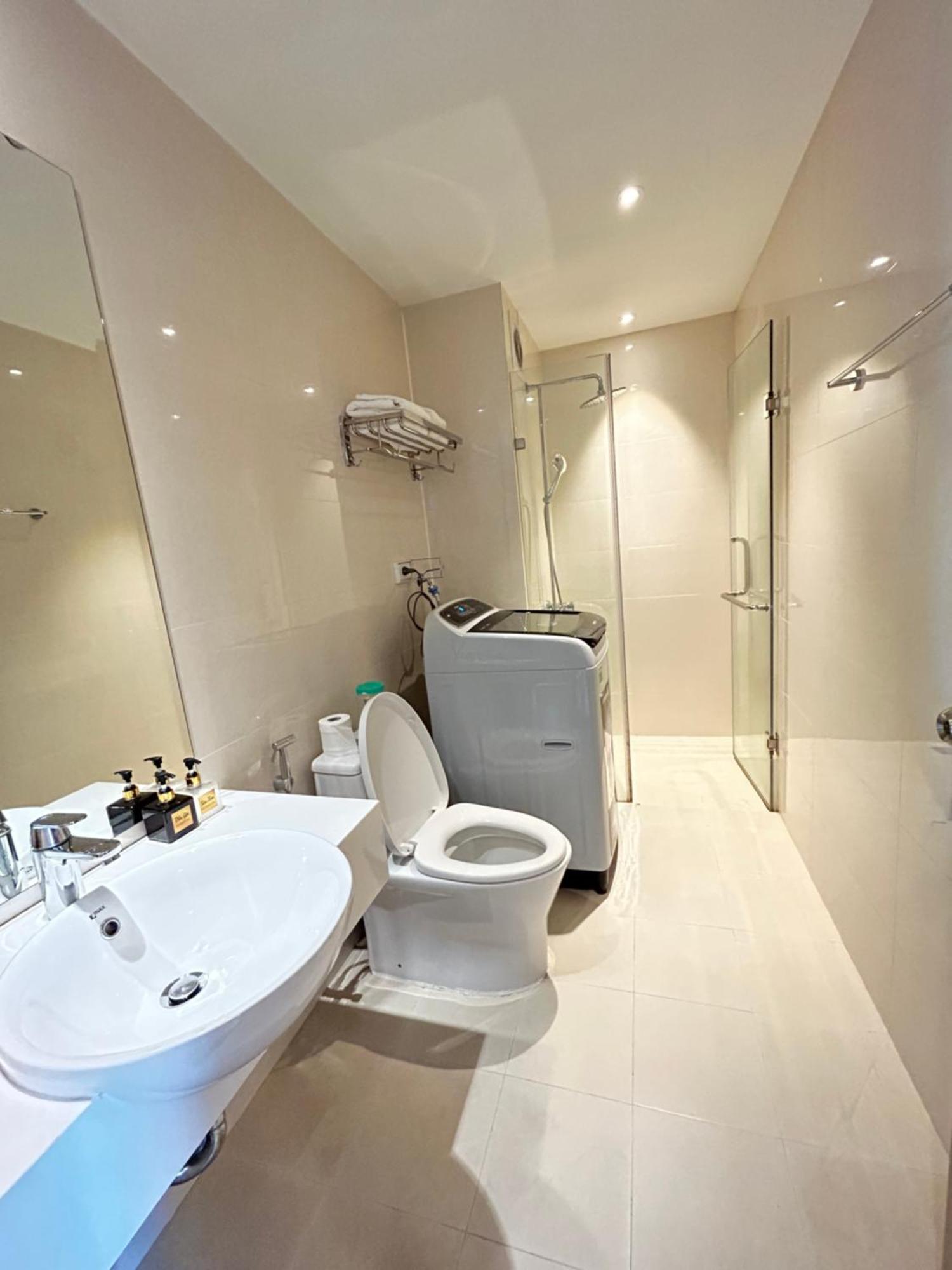 Sunday Premium Apartment Hạ Long Exterior foto